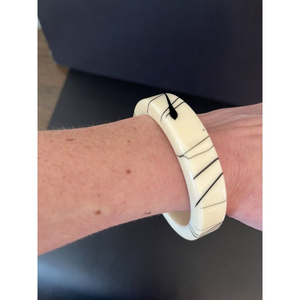 bangle bracelet Vintage Off White With Black Platter Pattern Round - Picture 4 of 5